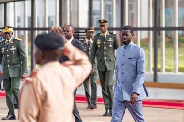 [Photos] Visite de travail : Le Président de la République, Bassirou Diomaye Faye, a quitté Dakar ce matin à destination de Freetown en Sierra Leone