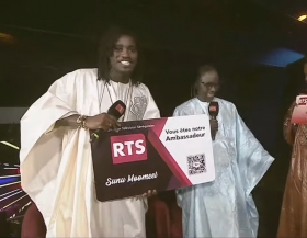 [Video]  CULTURE | Le chante Wally Balago Seck choisi comme ambassadeur de la RTS 